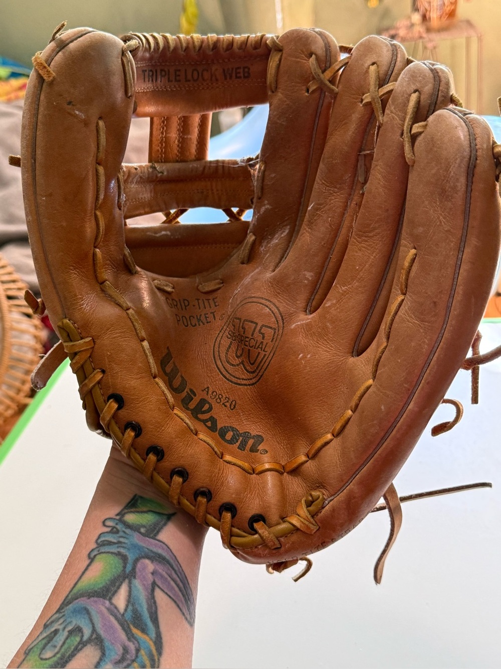 Wilson NYLON
Stitched Softball /Baseball Glove
Model A9820 Right Hand Throw